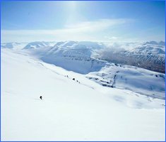 Iceland Hut Skiing 12